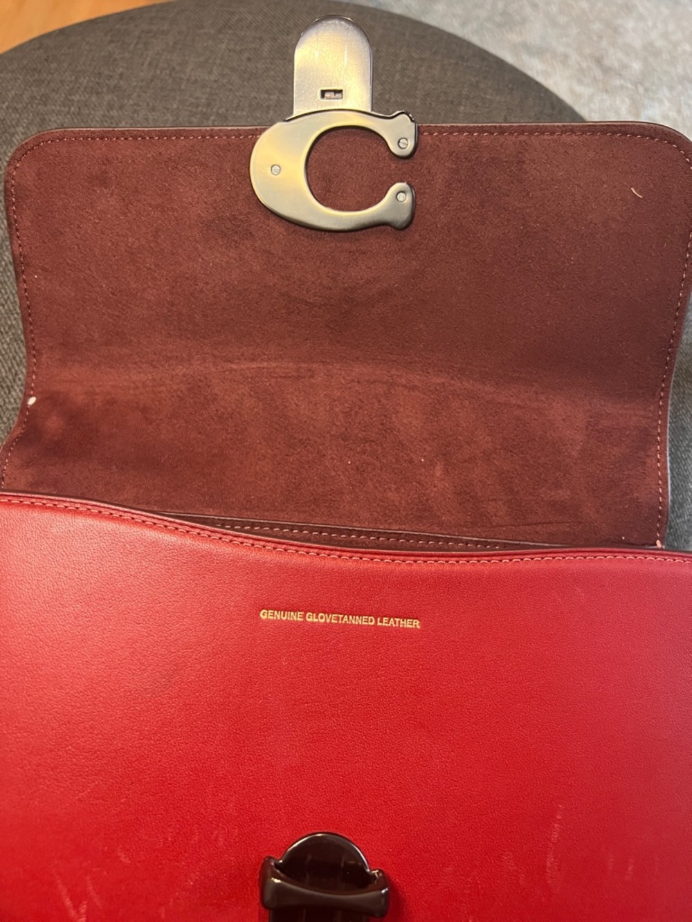 Coach Two-Tone Pink and Red Leather Crossbody with Signature 'C' Clasp - Picture 8 of 10